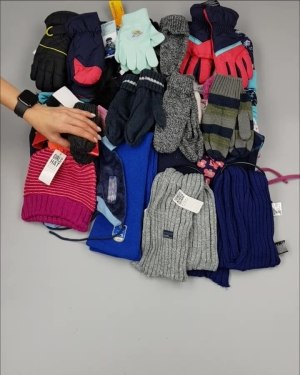 Фотография  622 - Шапки, шарфы, перчатки детские СТОК#3 кг, ЛОТ №2452 оптом в Москве и Московской области