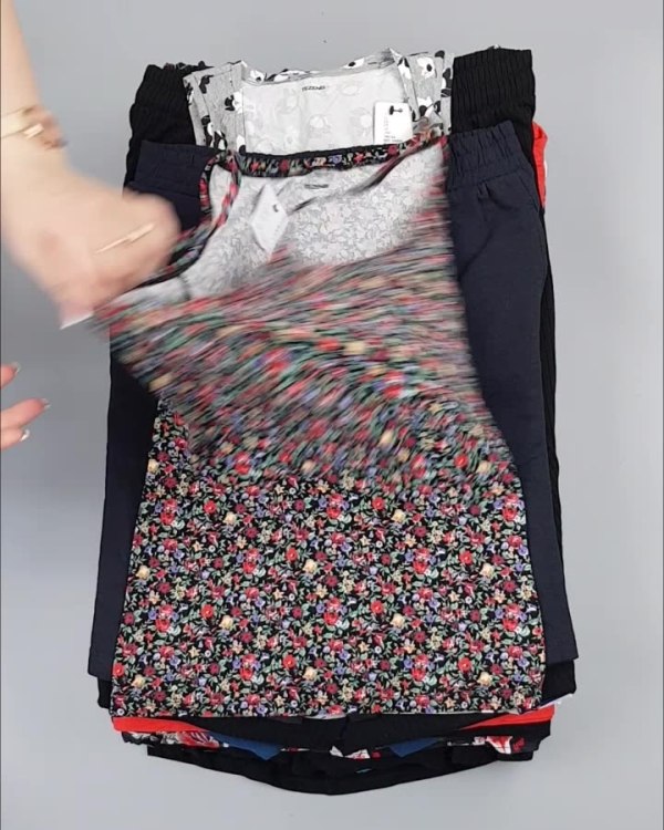 Фотография  618 - CALZEDONIA лето mix#50 шт, ЛОТ №4073 оптом в Москве и Московской области