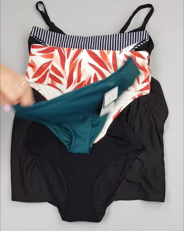 Фотография  781 - Купальники Chantelle#30 шт, ЛОТ №4410 оптом в Москве и Московской области