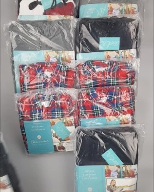 Фотография  573 - Халаты, комбинезоны (семейный) СТОК CAN#10 кг, ЛОТ №4452 оптом в Москве и Московской области