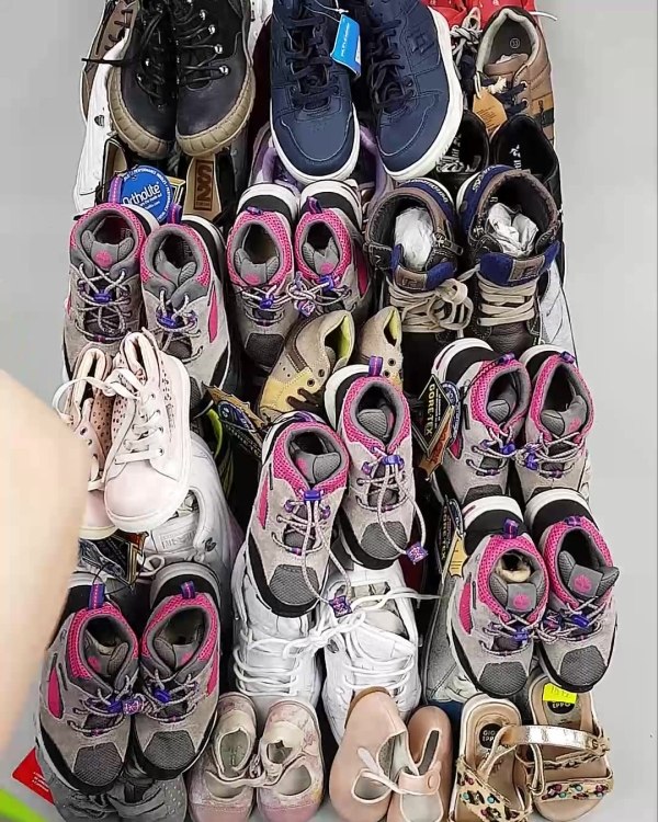 Фотография  575 - Обувь СТОК дети лето#15,7 кг, ЛОТ №6188 оптом в Москве и Московской области