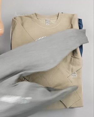 Фотография  746 - Толстовки СТОК CAN#15 кг, ЛОТ №6268 оптом в Москве и Московской области