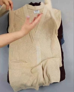 Фотография  816 - Кардиганы СТОК CAN#10 кг, ЛОТ №6474 оптом в Москве и Московской области