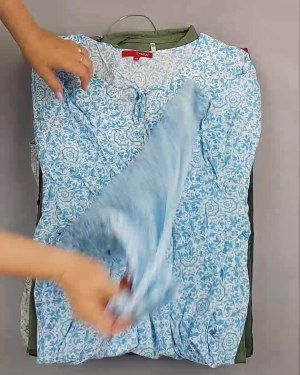 Фотография  523 - Платья Bestseller 44#5 кг, ЛОТ №6537 оптом в Москве и Московской области