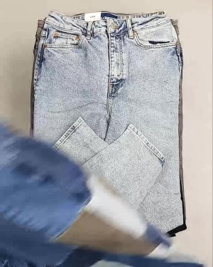 Фотография  318 - Джинсы женские Дания#10 кг, ЛОТ №6762 оптом в Москве и Московской области