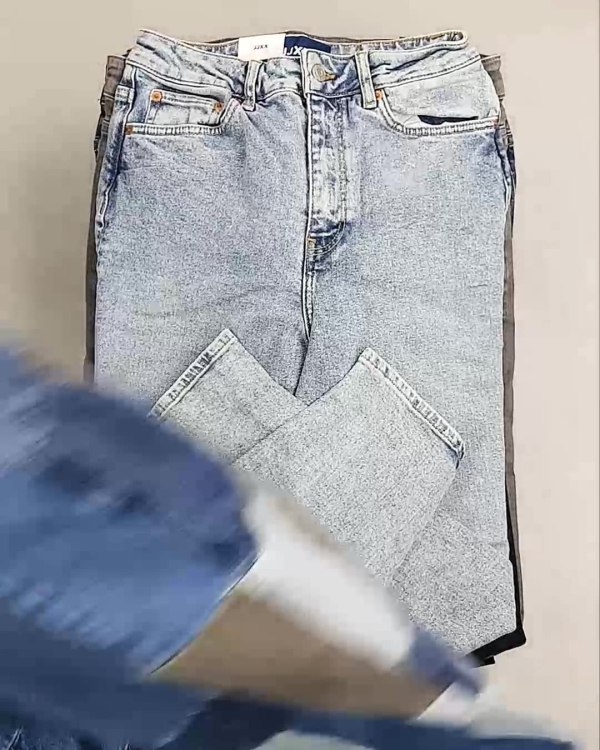 Фотография  940 - Джинсы женские Дания#10 кг, ЛОТ №6762 оптом в Москве и Московской области