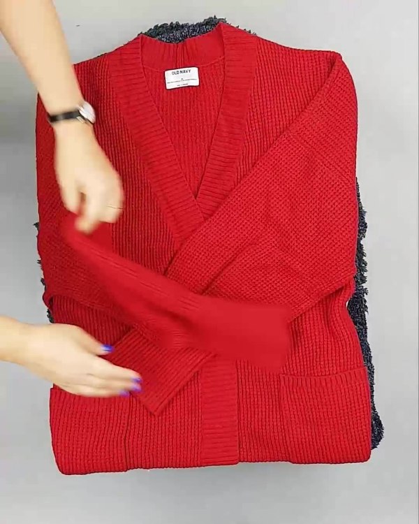 Фотография  979 - Кардиганы СТОК CAN#10 кг, ЛОТ №6888 оптом в Москве и Московской области