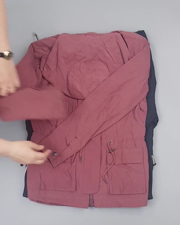 Фотография  618 - А 92602 Ветровки женские (Light Zipper jackets)#25 кг оптом в Москве и Московской области