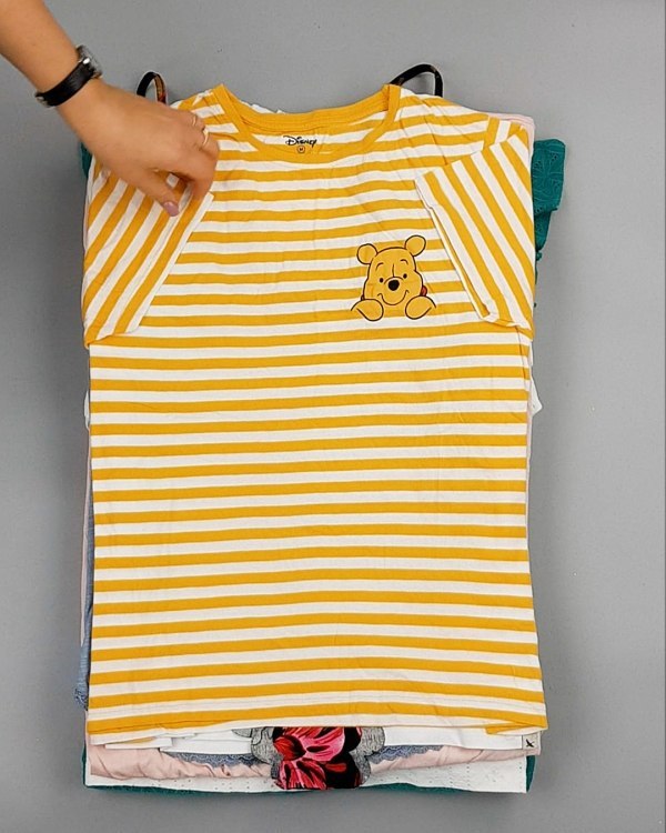 Фотография  771 - Cream Футболки поло женские#25 кг оптом в Москве и Московской области