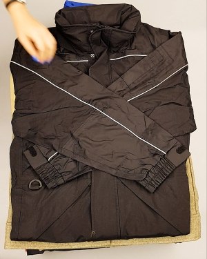 Фотография  666 - Ветровки CAN 084#10 кг, ЛОТ №6939 оптом в Москве и Московской области