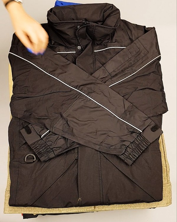 Фотография  410 - Ветровки CAN 084#10 кг, ЛОТ №6939 оптом в Москве и Московской области