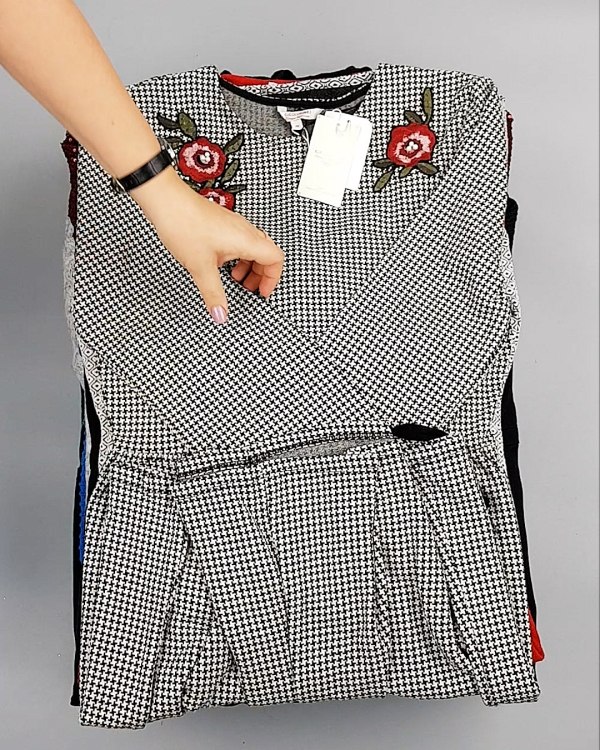 Фотография  818 - Cream Платья Winter#25 кг оптом в Москве и Московской области