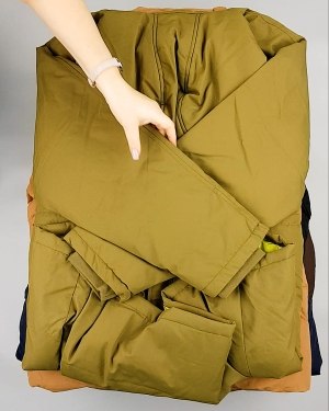 Фотография  879 - Верхняя одежда Дания#9,9 кг, ЛОТ №7057 оптом в Москве и Московской области