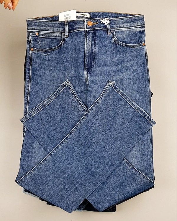 Фотография  753 - Джинсы WRANGLER м/ж#8,1 кг, ЛОТ №7011 оптом в Москве и Московской области