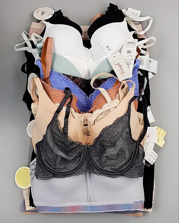 Фотография  737 - Нижнее белье TRIUMPH 104#33 шт, ЛОТ №7136 оптом в Москве и Московской области