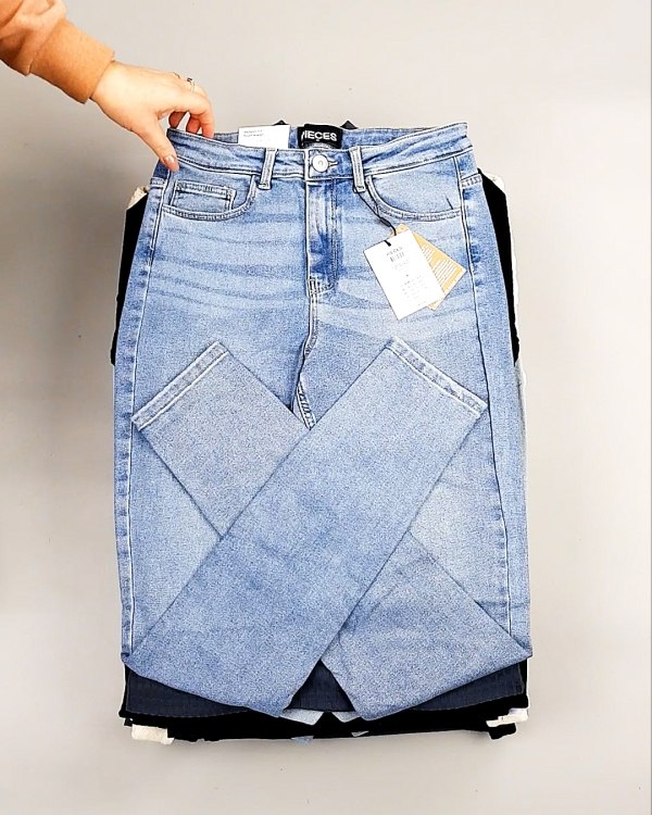 Фотография  874 - PIECES Winter mix 104#15 кг, ЛОТ №7379 оптом в Москве и Московской области