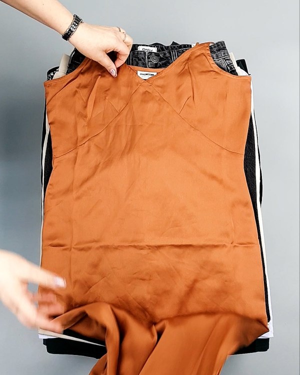 Фотография  634 - Bestseller Summer mix 104#15 кг, ЛОТ №7493 оптом в Москве и Московской области