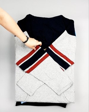 Фотография  907 - Толстовки СТОК CAN 0424#10 кг, ЛОТ №7447 оптом в Москве и Московской области