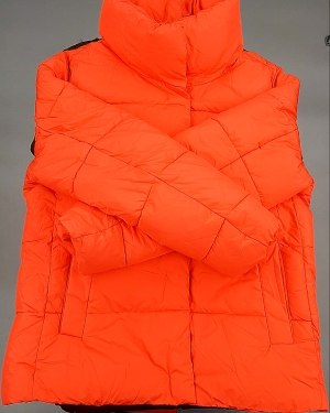 Купить Верхняя одежда AMAZON жен 015#10 кг, ЛОТ №7712 оптом в Москве и Московской области