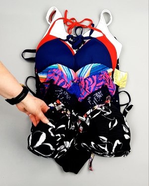 Фотография  663 - Купальники СТОК CAN 124#5 кг, ЛОТ №7690 оптом в Москве и Московской области