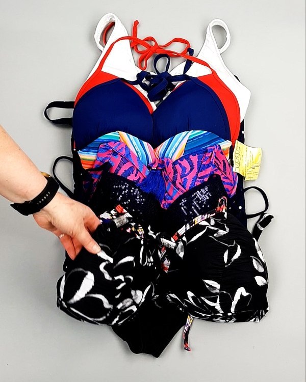 Фотография  737 - Купальники СТОК CAN 124#5 кг, ЛОТ №7690 оптом в Москве и Московской области