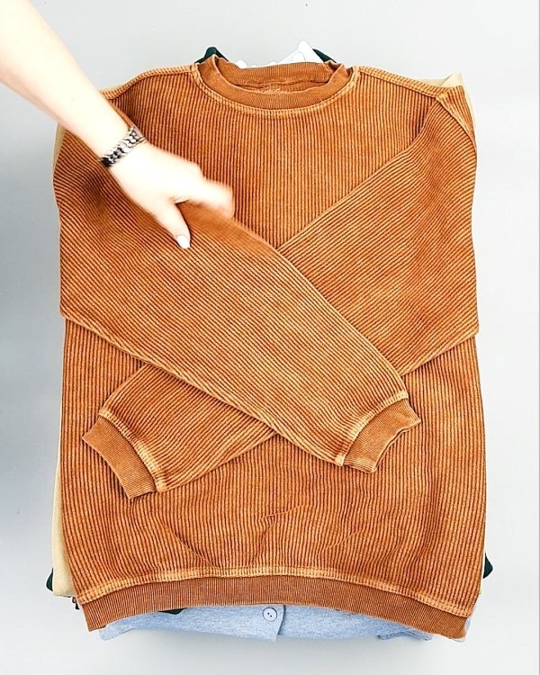 Фотография  176 - SWEATSHIRT CAN 084#10 кг, ЛОТ №7620 оптом в Москве и Московской области