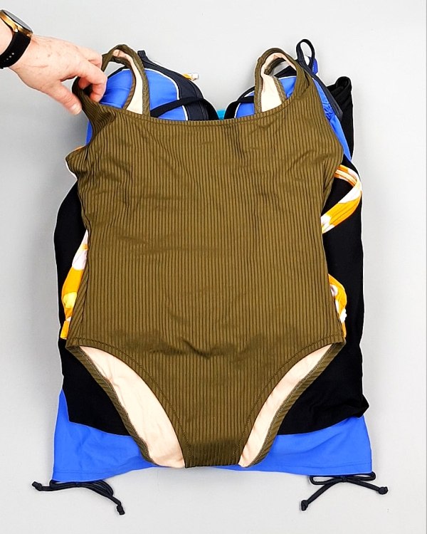 Фотография  651 - Купальники СТОК CAN 124#5 кг, ЛОТ №7689 оптом в Москве и Московской области