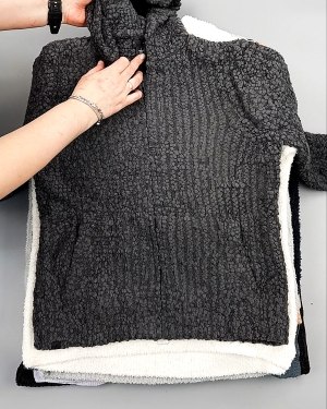 Фотография  137 - Джемпера СТОК CAN 084#7 кг, ЛОТ №7648 оптом в Москве и Московской области