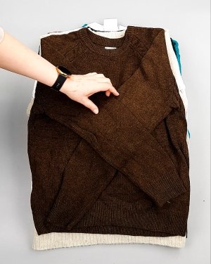 Фотография  320 - Джемпера СТОК CAN 084#7 кг, ЛОТ №7647 оптом в Москве и Московской области