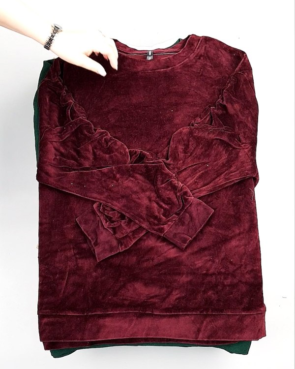 Фотография  219 - SWEATSHIRT CAN 084#10 кг, ЛОТ №7618 оптом в Москве и Московской области