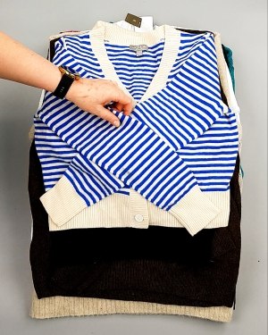 Фотография  717 - Джемпера СТОК CAN 084#7 кг оптом в Москве и Московской области