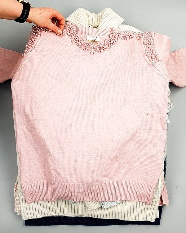 Фотография  613 - Джемпера СТОК CAN 084#7 кг, ЛОТ №7650 оптом в Москве и Московской области