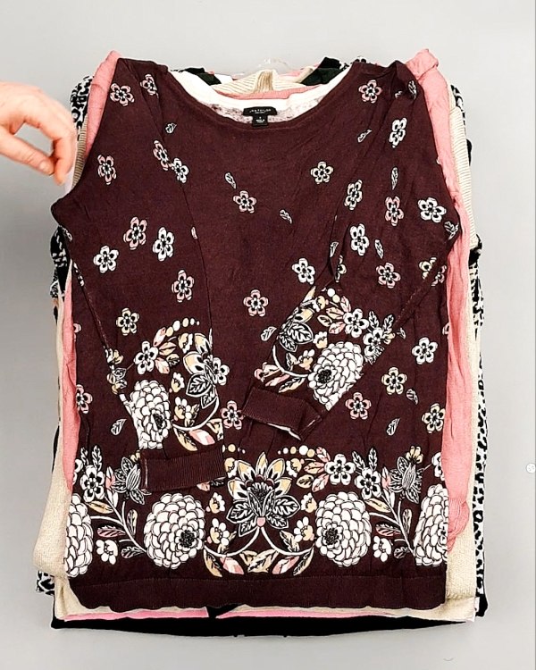 Фотография  990 - Джемпера легкие СТОК CAN 084#7 кг, ЛОТ №7632 оптом в Москве и Московской области