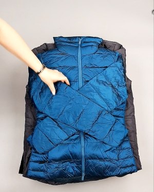 Фотография  599 - Верхняя одежда AMAZON жен 015#10 кг, ЛОТ №7712 оптом в Москве и Московской области