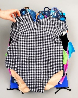 Фотография  583 - Купальники СТОК CAN 124#5 кг, ЛОТ №7689 оптом в Москве и Московской области