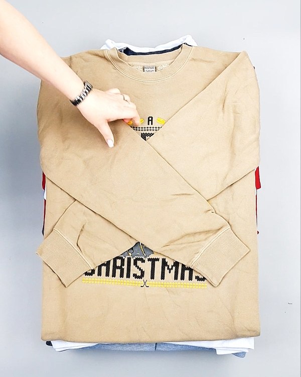 Фотография  338 - SWEATSHIRT CAN 084#10 кг, ЛОТ №7618 оптом в Москве и Московской области