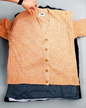 Фотография  998 - Джемпера СТОК CAN 084#7 кг, ЛОТ №7648 оптом в Москве и Московской области