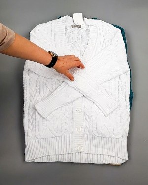 Фотография  219 - Джемпера СТОК CAN 084#7 кг, ЛОТ №7647 оптом в Москве и Московской области