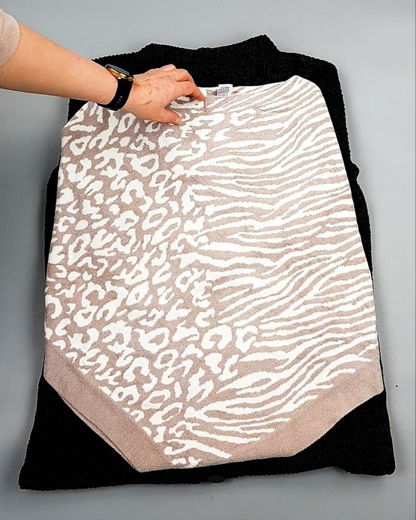 Фотография  361 - Джемпера СТОК CAN 084#7 кг, ЛОТ №7648 оптом в Москве и Московской области