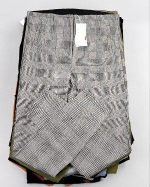 Купить Брюки женские лето C&A 025#10 кг, ЛОТ №7893 оптом в Москве и Московской области