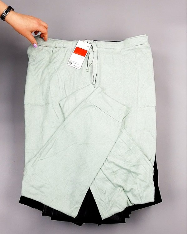 Фотография  886 - Брюки женские зима C&A 025#10 кг, ЛОТ №7910 оптом в Москве и Московской области