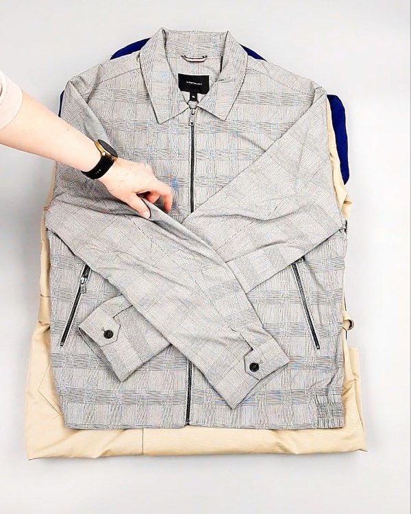 Фотография  578 - Ветровки м/ж C&A 025#10 кг, ЛОТ №7864 оптом в Москве и Московской области