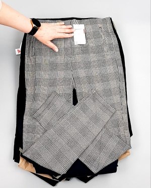 Фотография  391 - Брюки женские лето C&A 025#10 кг, ЛОТ №7892 оптом в Москве и Московской области