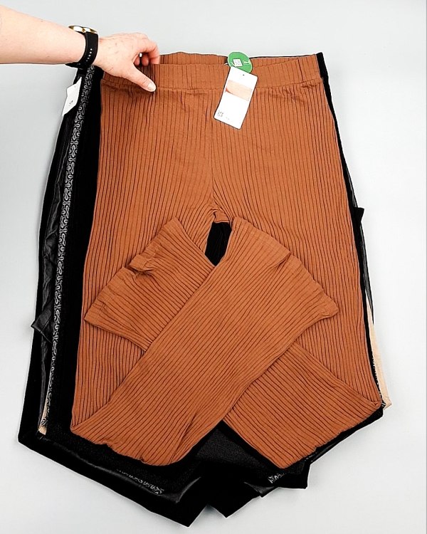 Фотография  594 - Брюки женские лето C&A 025#10 кг, ЛОТ №7894 оптом в Москве и Московской области