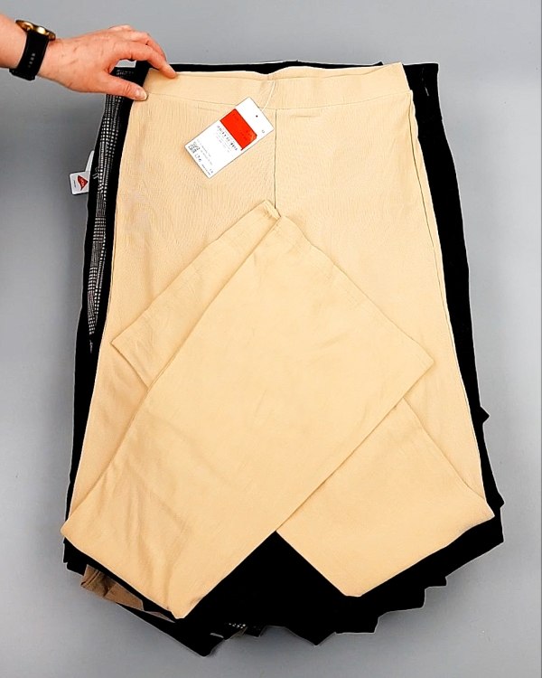 Фотография  550 - Брюки женские лето C&A 025#10 кг оптом в Москве и Московской области