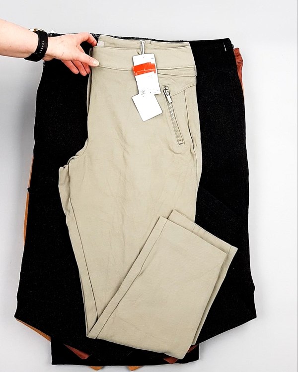 Фотография  414 - Брюки женские лето C&A 025#10 кг, ЛОТ №7893 оптом в Москве и Московской области