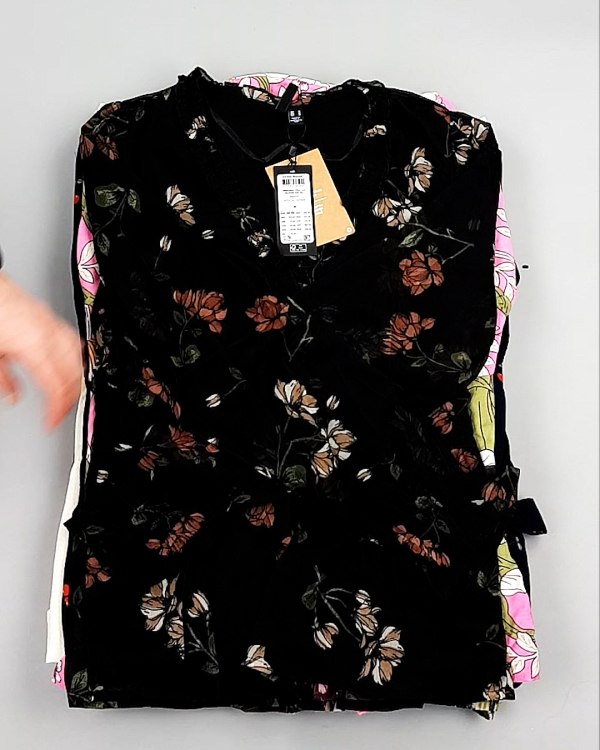 Фотография  398 - Блузки Bestseller 44#5 кг оптом в Москве и Московской области