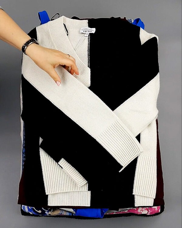 Фотография  724 - OTHER STORIES mix 06 B 035#15 кг, ЛОТ №8189 оптом в Москве и Московской области