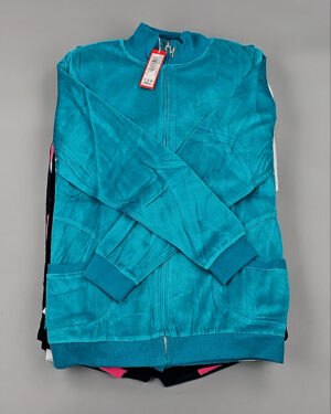 Купить Спортивные костюмы  AD83#4 шт, ЛОТ №8637 оптом в Москве и Московской области