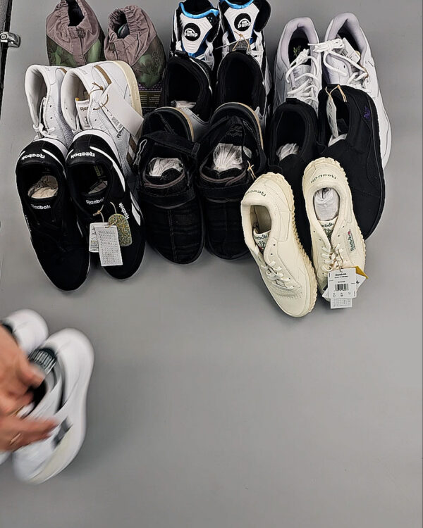 Фотография  934 - Кроссовки Reebok#23 шт, ЛОТ №8895 оптом в Москве и Московской области